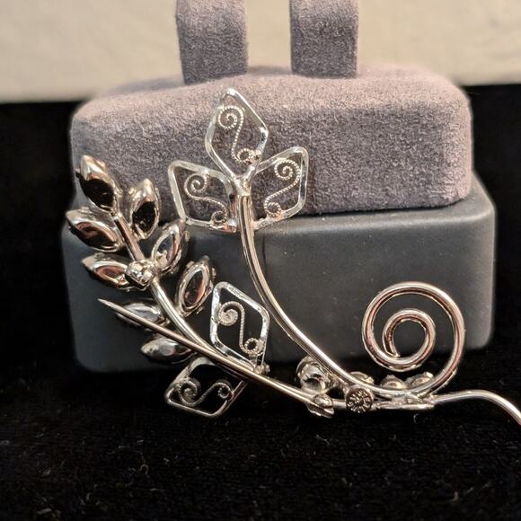 Vintage Tru Kay Sterling Marquis Cut Rhinestone Leaf Scroll Brooch/Pendant - Picture 3 of 5
